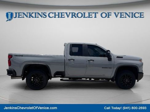 Used 2025 Chevrolet Silverado 2500 Custom w/ Custom Value Package AWD/4WD image 3