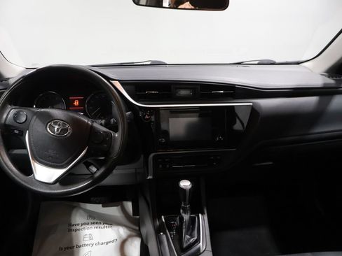 Used 2018 Toyota Corolla LE w/ Carpet Mat Package (TMS) FWD image 16