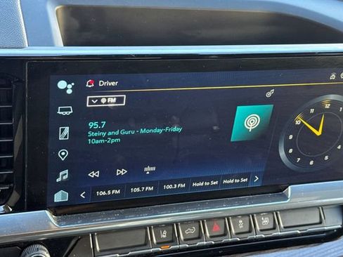 Used 2025 Chevrolet Silverado 2500 LT w/ Convenience Package image 26