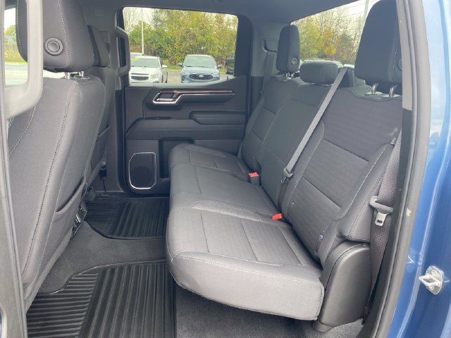 Used 2024 Chevrolet Silverado 1500 LT AWD/4WD image 19