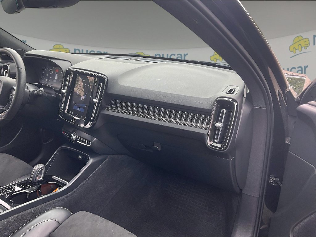Used 2021 Volvo XC40 T5 R-Design w/ Climate Package AWD/4WD image 13