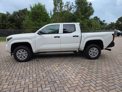Certified 2024 Toyota Tacoma SR AWD/4WD image 8