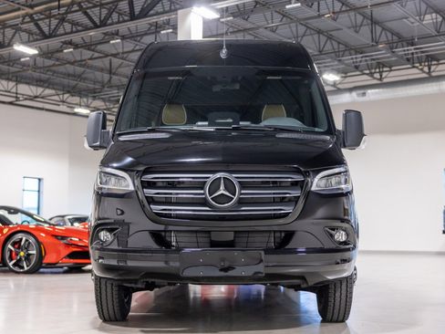 Used 2025 Mercedes-Benz Sprinter 3500 image 2