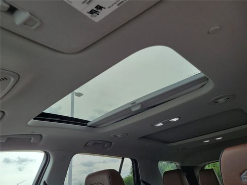 Used 2020 Chevrolet Traverse High Country w/ LPO, Floor Liner Package AWD/4WD image 35