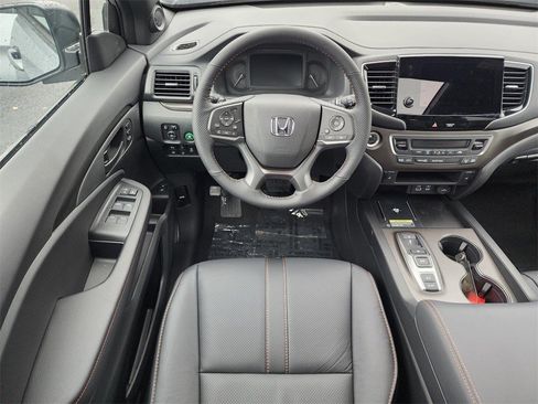 Used 2025 Honda Passport TrailSport image 27