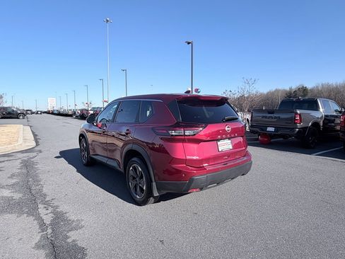 Used 2025 Nissan Rogue SV image 7