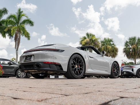 Used 2024 Porsche 911 Carrera GTS RWD image 19