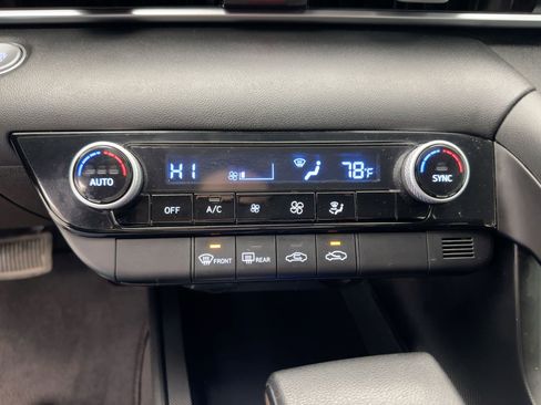 Used 2021 Hyundai Elantra SEL image 18