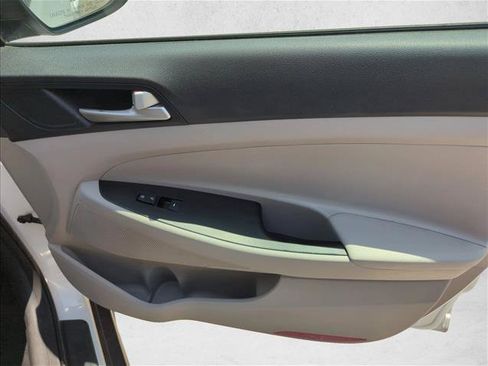 Used 2020 Hyundai Tucson Value FWD image 26