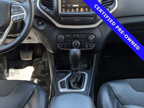 Used 2018 Jeep Cherokee Latitude Plus image 17