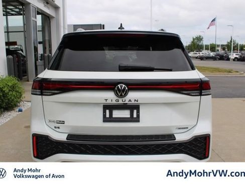 New 2026 Volkswagen Tiguan SE R-Line AWD/4WD image 4