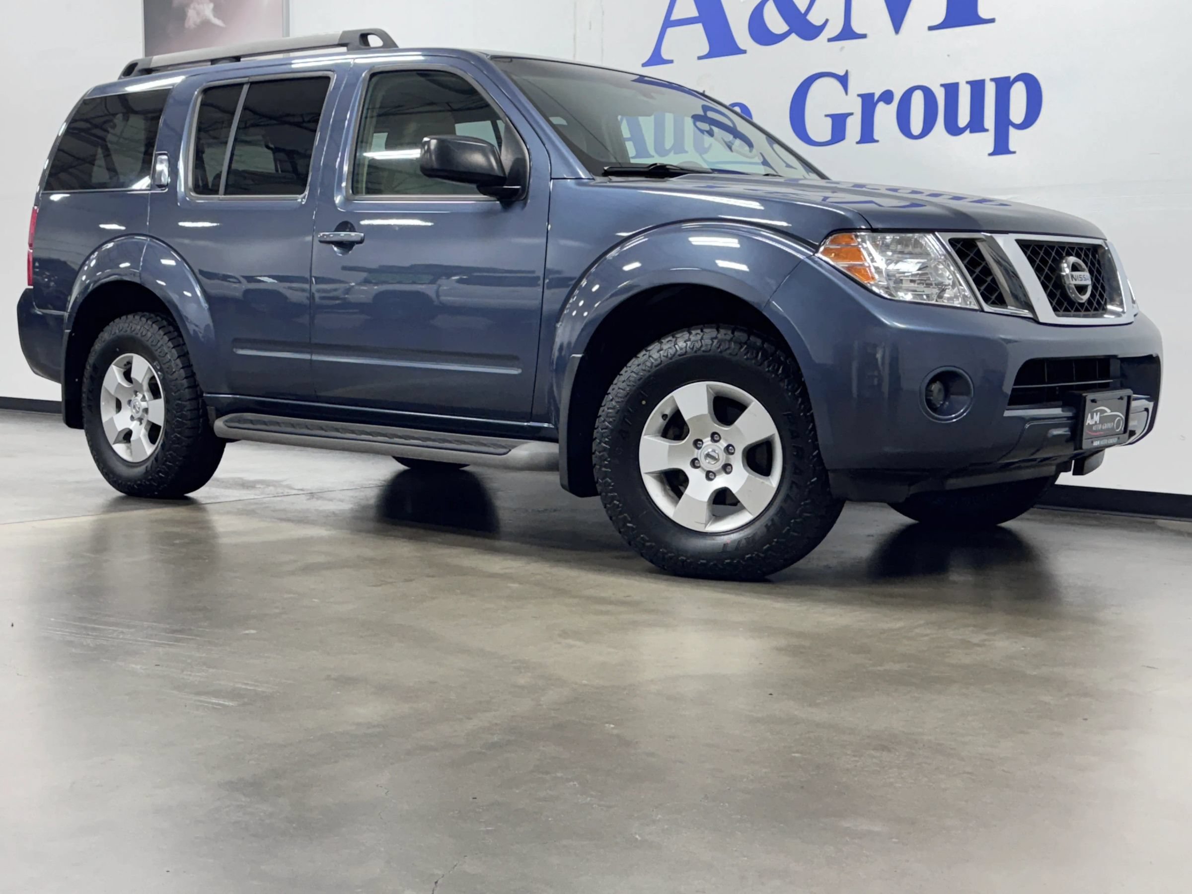 Used 2008 Nissan Pathfinder S w/ Side Airbags Pkg AWD/4WD image 2