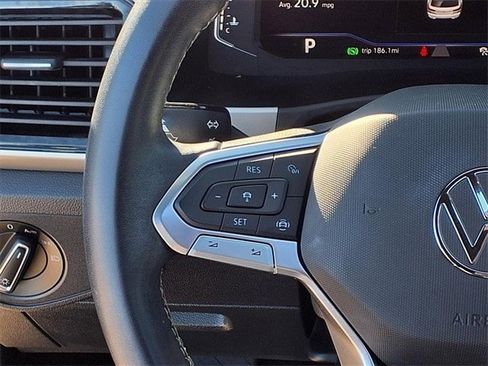 Used 2023 Volkswagen Atlas Cross Sport SE image 5