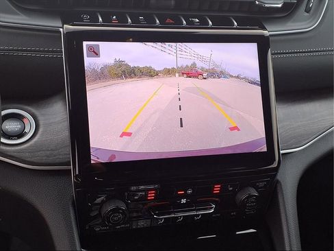 New 2025 Jeep Grand Cherokee L Limited AWD/4WD image 6