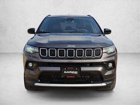 Used 2023 Jeep Compass Limited AWD/4WD image 2