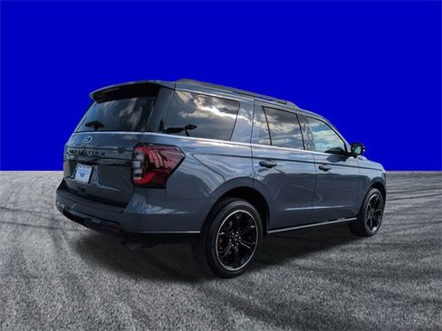 Certified 2022 Ford Expedition Limited image 4