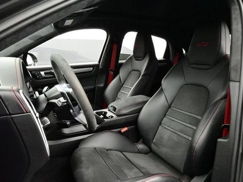 Certified 2023 Porsche Cayenne GTS AWD/4WD image 5