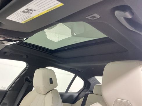 New 2026 BMW 530i image 24