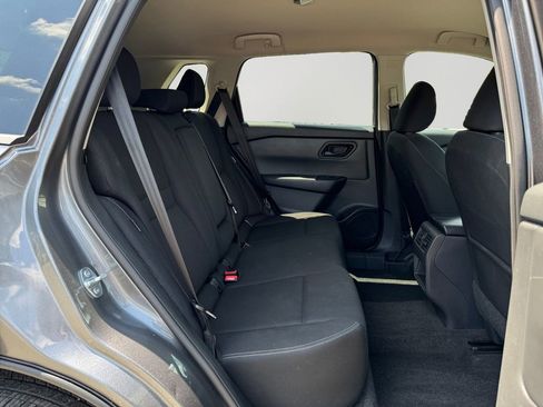 Used 2024 Nissan Rogue S FWD image 13