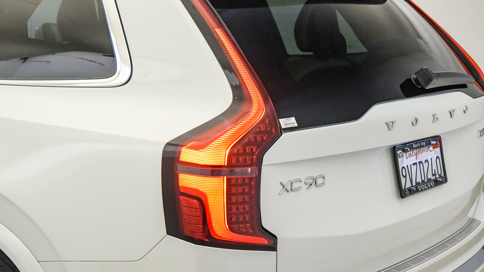 Used 2026 Volvo XC90 B6 Plus w/ Protection Package Premier AWD/4WD image 12