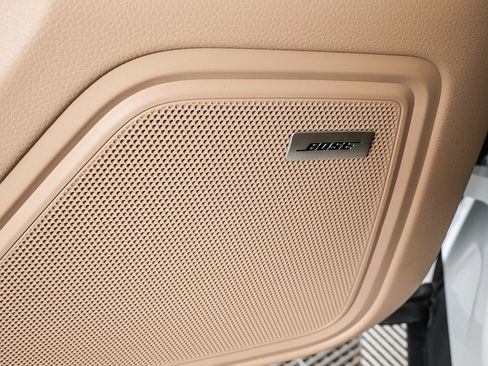 New 2026 Porsche Macan image 7