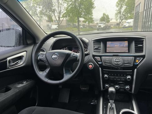 Used 2014 Nissan Pathfinder SV FWD image 13