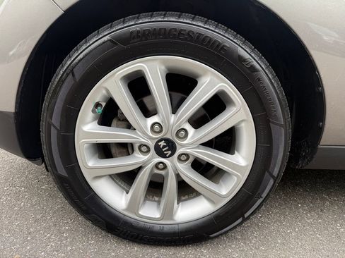 Used 2018 Kia Soul + FWD image 26