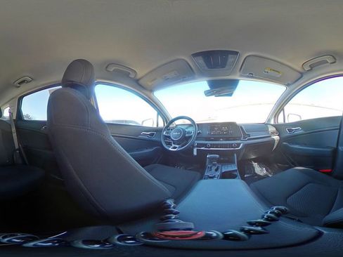 Used 2025 Kia Sportage LX image 42