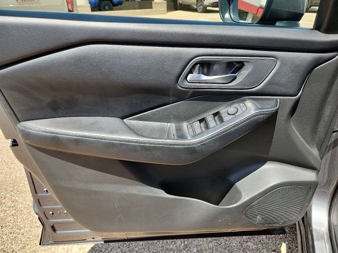 Used 2025 Nissan Rogue SV AWD/4WD image 13