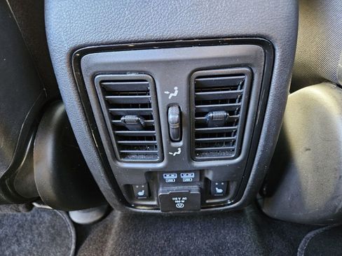 Used 2024 Dodge Durango GT image 11