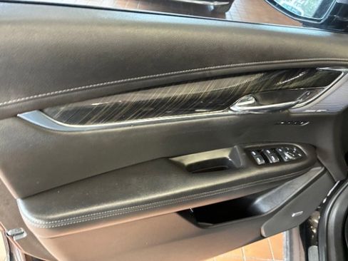 Used 2020 Cadillac XT6 Premium Luxury image 17