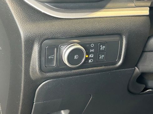 Used 2022 Ford Explorer XLT w/ Equipment Group 202A image 33