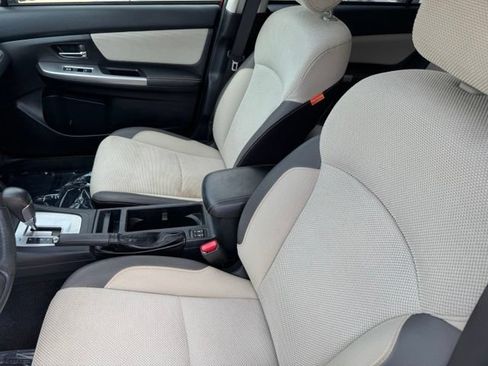 Used 2017 Subaru Crosstrek 2.0i Premium w/ Moonroof Package AWD/4WD image 6
