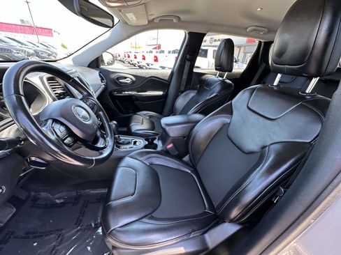 Used 2020 Jeep Cherokee Latitude Plus AWD/4WD image 20