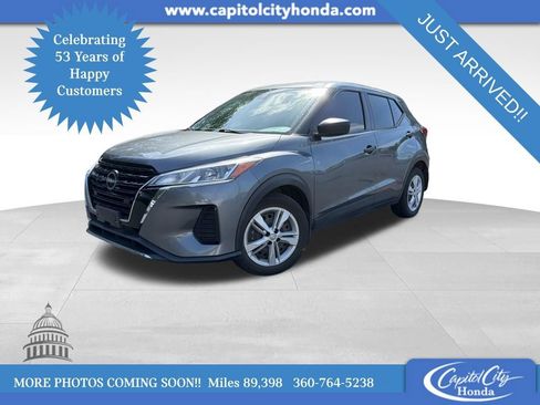 Used 2022 Nissan Kicks S FWD image 1