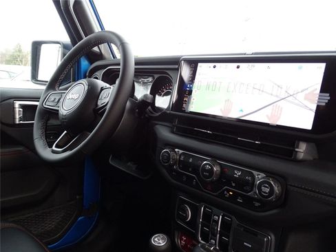 New 2025 Jeep Gladiator Rubicon image 9