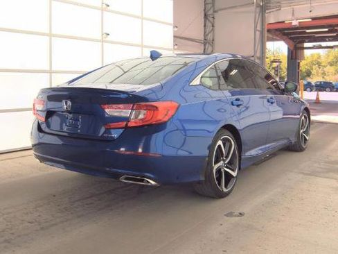 Used 2019 Honda Accord Sport image 3