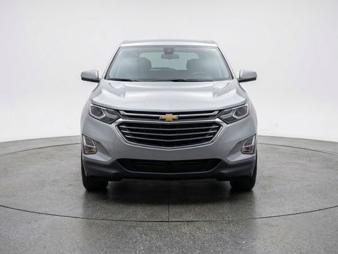 Used 2025 Chevrolet Equinox LT image 2