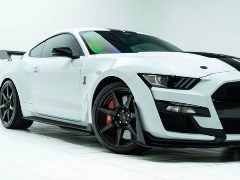 Used 2021 Ford Mustang Shelby GT500 w/ Carbon Fiber Track Pack image 3