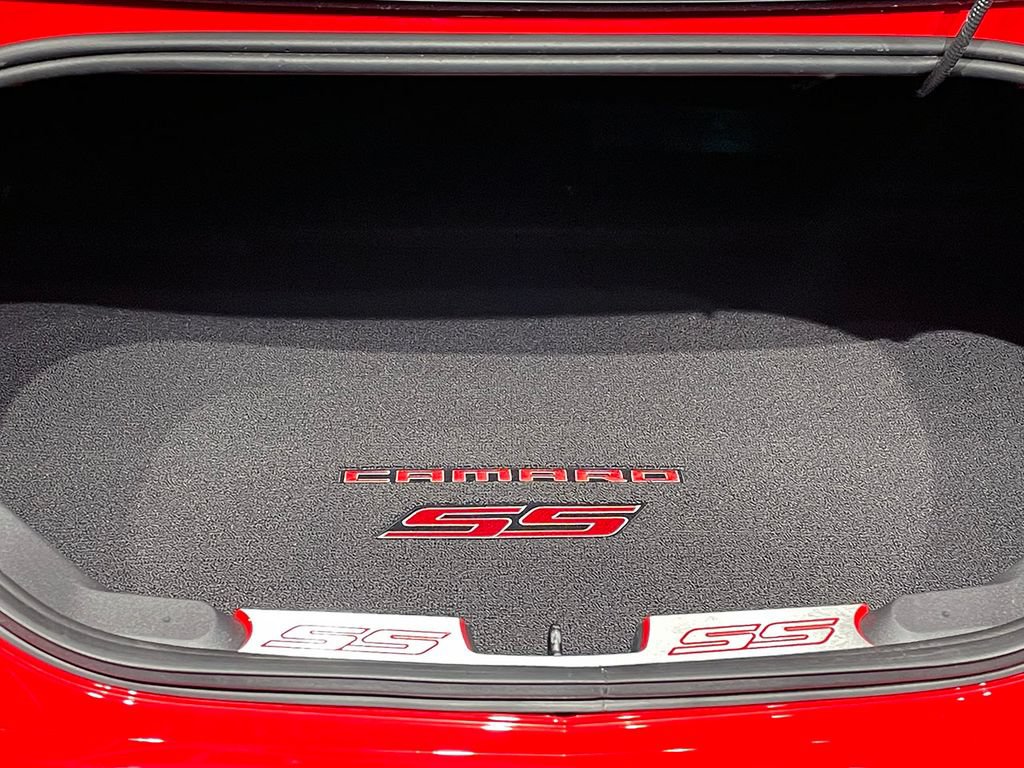 Used 2015 Chevrolet Camaro SS w/ Commemorative Special Edition RWD image 16