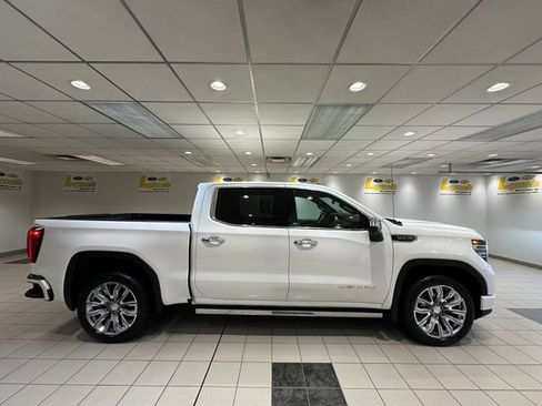 Used 2022 GMC Sierra 1500 Denali w/ Denali Reserve Package AWD/4WD image 3