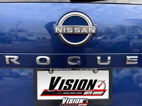 Used 2023 Nissan Rogue SV AWD/4WD image 14