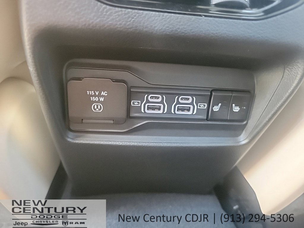 Used 2025 Jeep Grand Cherokee Limited w/ Luxury Tech Group II AWD/4WD image 20