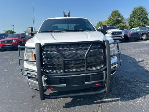 Used 2018 Ford F150 XLT w/ Equipment Group 301A Mid RWD image 2