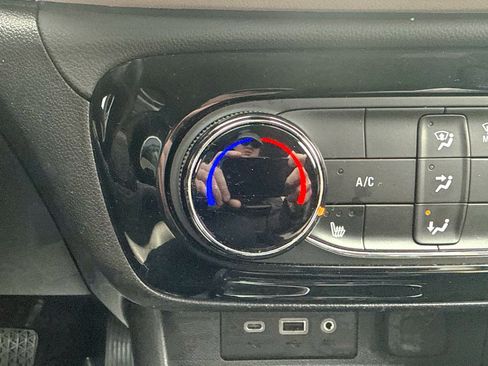 Used 2023 Buick Encore GX Preferred w/ Cold Weather Comfort Package image 31