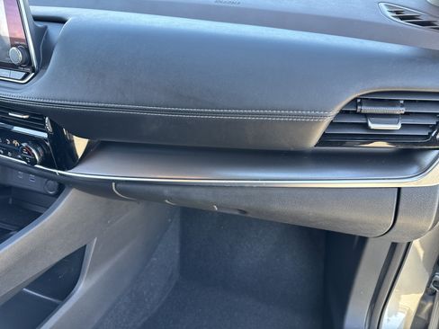 Used 2022 Nissan Rogue SV image 21