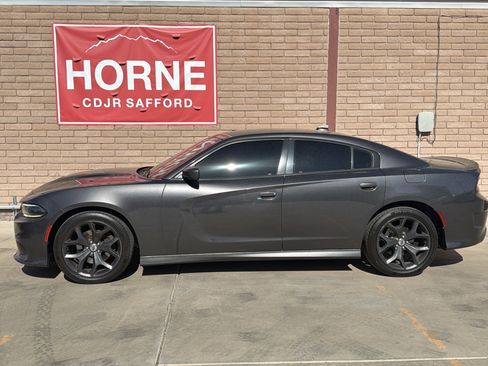 Used 2018 Dodge Charger SXT Plus RWD image 2
