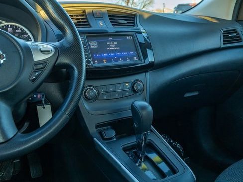 Used 2019 Nissan Sentra S w/ Appearance Package image 18