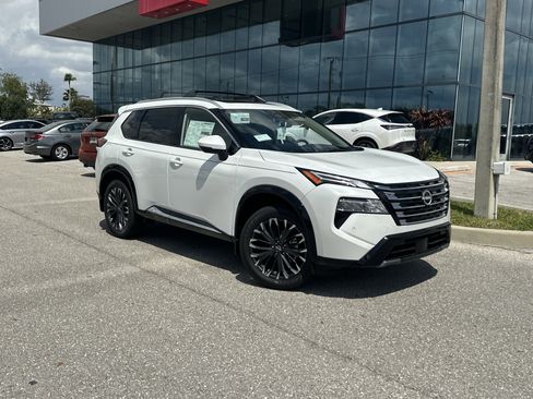 New 2026 Nissan Rogue Platinum image 2