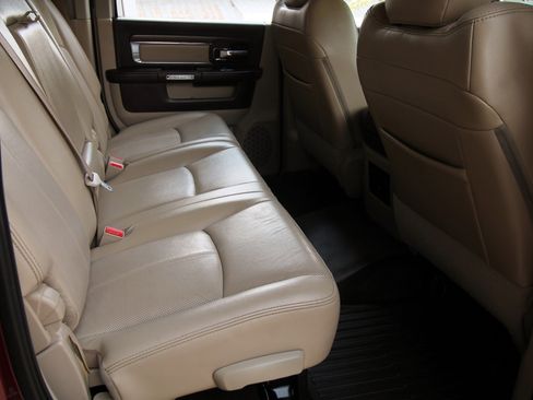 Used 2018 RAM 3500 Laramie image 43